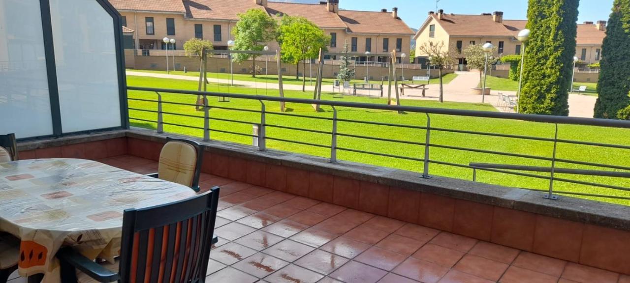 Apartament Monteperdido Jaca Zewnętrze zdjęcie