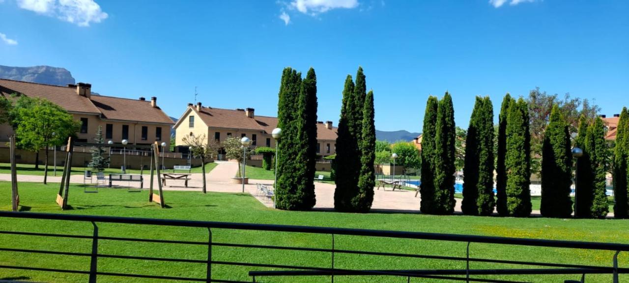 Apartament Monteperdido Jaca Zewnętrze zdjęcie